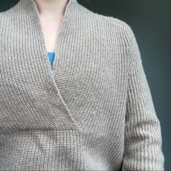 Crippen Tan Merino Wool And Cashmere Blend Soft Lightweight V Neck Sweater Sz S - Picture 5 of 8